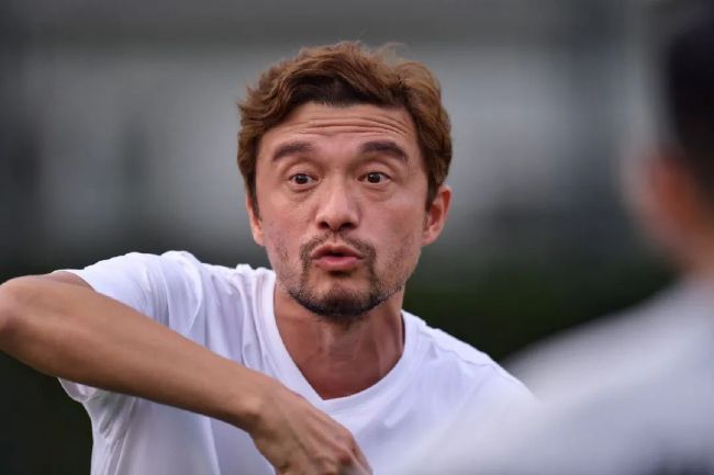 母亲的不测丧生让弗兰克（伊利亚·伍德 Elijah Wood 饰）堕入了深深的疾苦当中，固然母亲生前并不是善类，乃至动辄就对弗兰克拳打脚踢，但在弗兰克的心目中，母亲的主要地位没有任何人可以或许取代。失恃之痛淤积在心中垂垂变质，杀人成了他独一的宣泄路子，无数的二八佳人成了弗 兰克的刀下冤魂，不但如斯，反常的弗兰克还将她们的头皮剥下来，置于家中赏识。一次偶尔中，弗兰克结识了摄影师安娜（卡罗琳·莫罗 Caroline Munro 饰），对弗兰克来讲，这是第一次也是独一的一次，他未将安娜视作猎物，而是一个仁慈热忱的女人。可是，弗兰克心里里的兽性没法压抑捋臂张拳，危险安娜仿佛成了没法避免的成果。